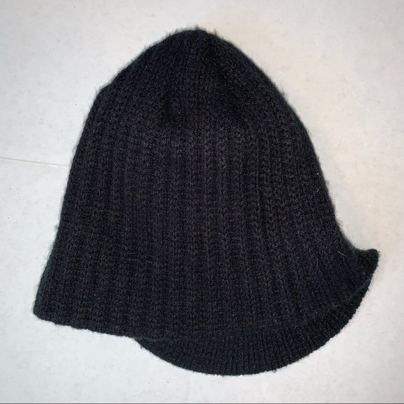 EUC vtg Chaos beanie w/ brim, black knit - Picture 2 of 3